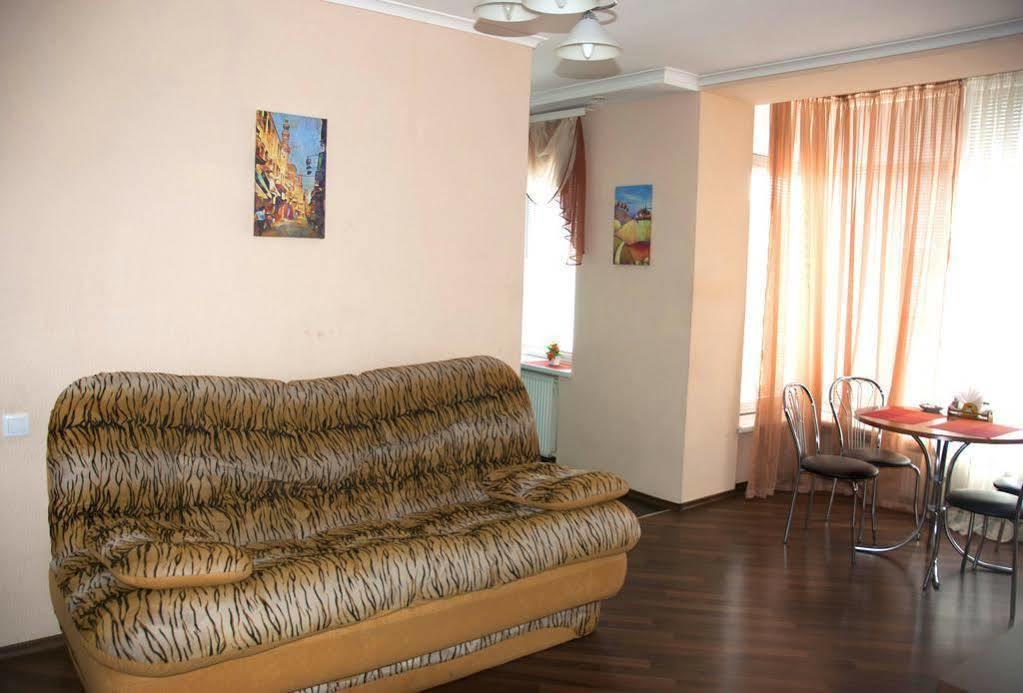 Home Hotel Apartments On Zoloti Vorota Kijów Zewnętrze zdjęcie