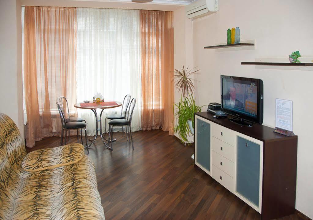 Home Hotel Apartments On Zoloti Vorota Kijów Zewnętrze zdjęcie